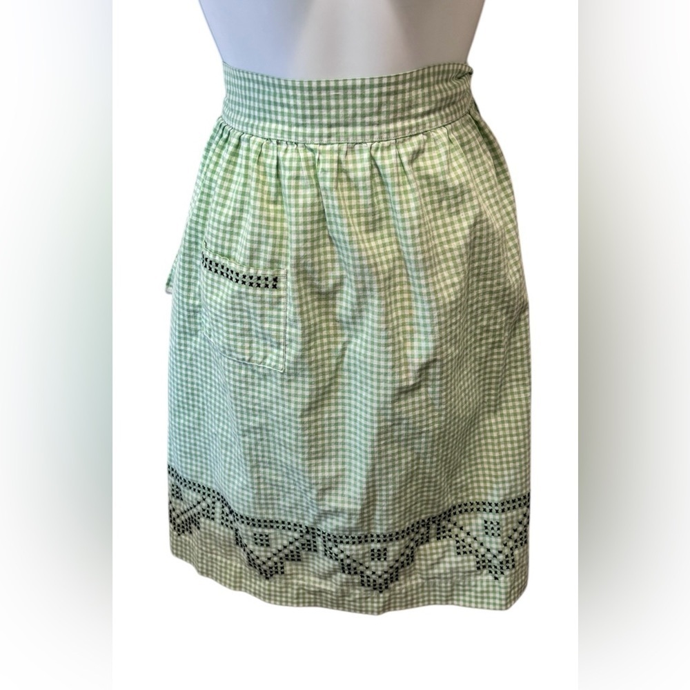 Vintage Green Check Cross Stitched Apron W/Pocket 2 Ways To Wear Top Tied Back